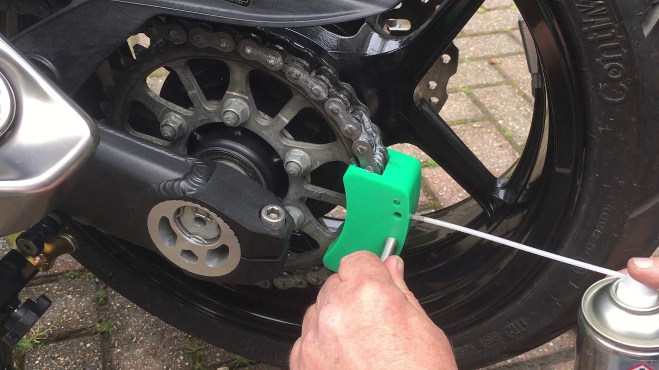 How to oil a Motorbike Chain www.chainmate.co.uk 