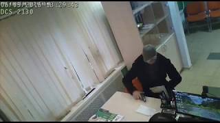 В Сыктывкаре неизвестный ограбил микрофинансовую организацию В Сыктывкаре неизвестный ограбил микрофинансовую организацию
