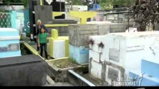 Debbie Gibson Helps a Poor Family in the Philippines