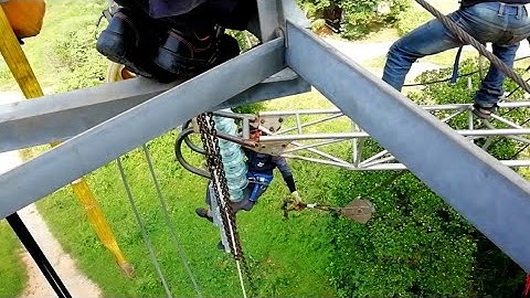 Extremely Dangerous job! High Power Line Worker