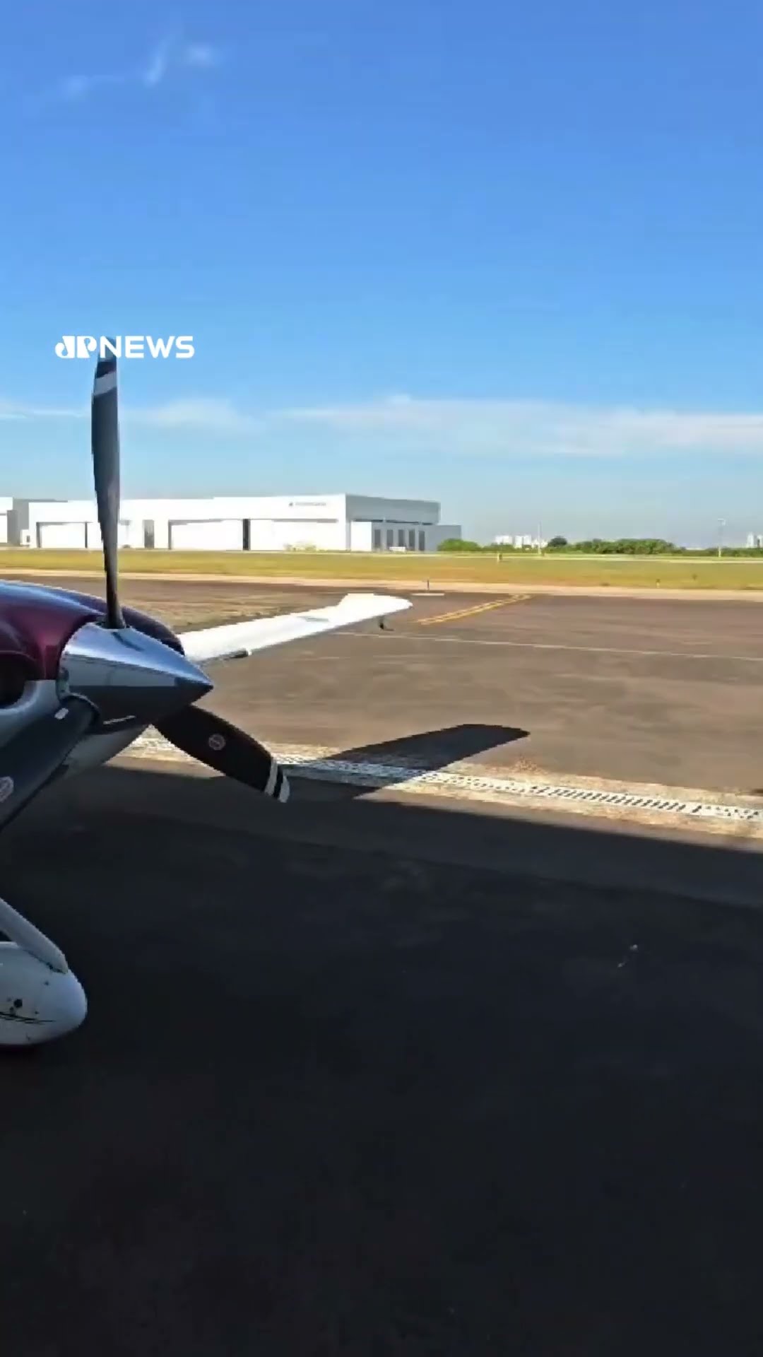 Avião faz pouso de 'barriga’ após falha em Sorocaba (SP); veja vídeo #shorts