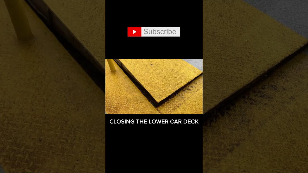 M/F Ullensvang. Closing the lower car deck.