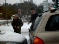 Auto vast op trekhaak na botsing.avi