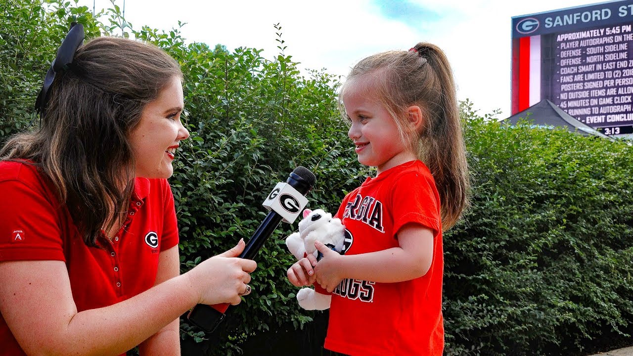 Georgia Bulldogs Football Fan Day - YouTube