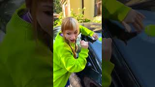 Das Autofenster Einschlagen? Epischer Streich