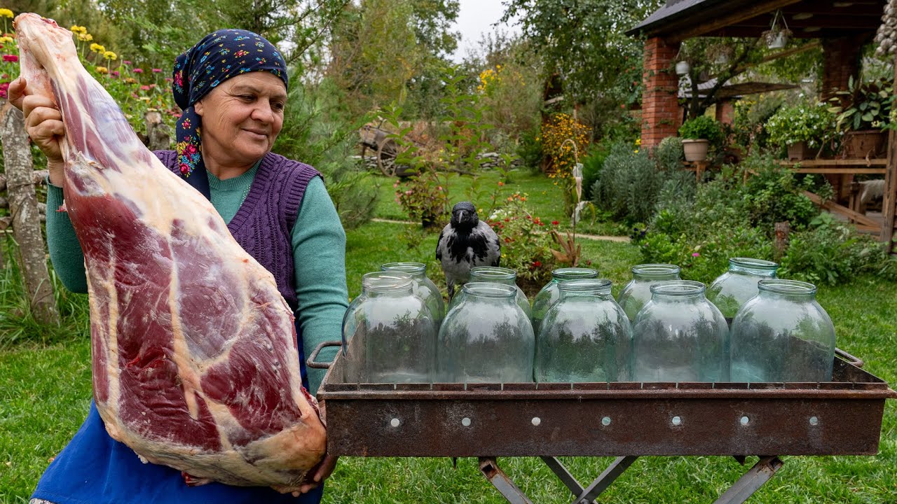⁣Whole Bull Leg Tushonka Cooking: Can be Stored for 2 Years ( Beef Stew )