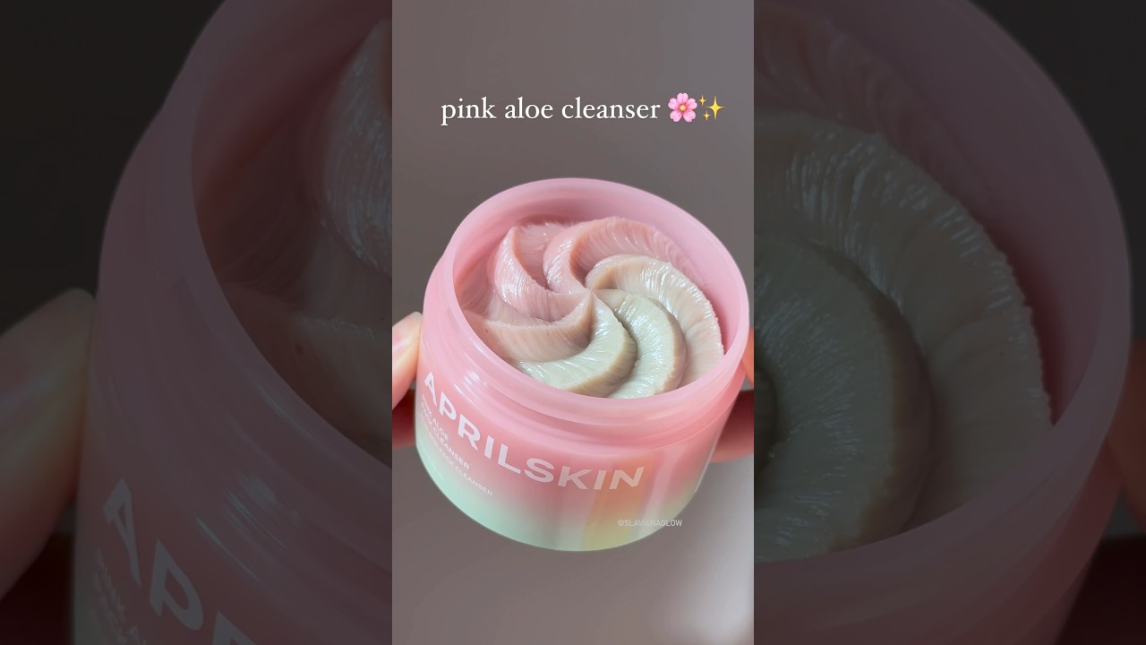 first scoop of this delish cleanser 💖APRILSKIN Pink Aloe Pack Cleanser 💕 