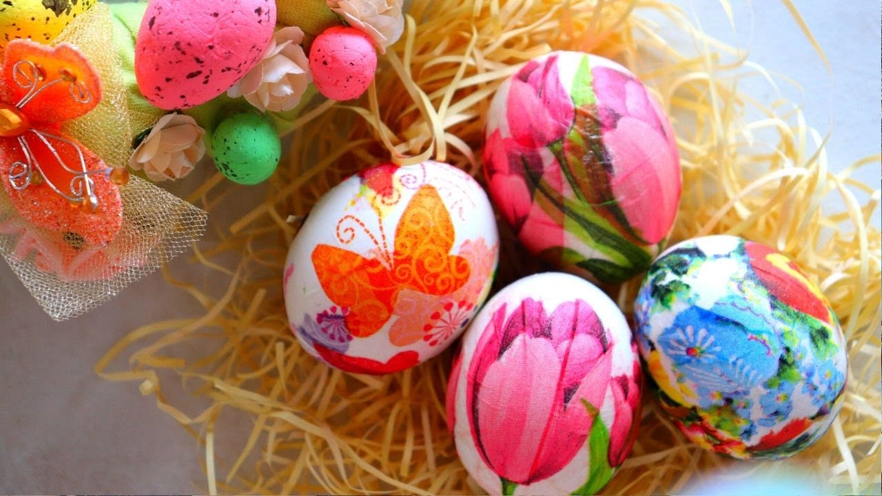 Великденски яйца безвредно  декорирани с техниката декупаж .