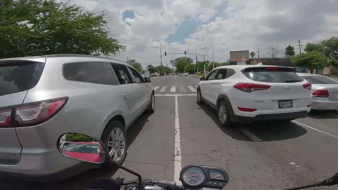 TIPS y TRUCOS | Como MANEJAR MOTO en CIUDAD | PRINCIPIANTES