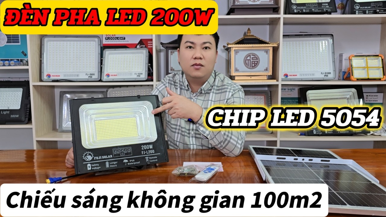 Đèn năng lượng mặt trời - Đèn pha LED 200W cho không gian 100m2 với cấu hình chip LED 5054