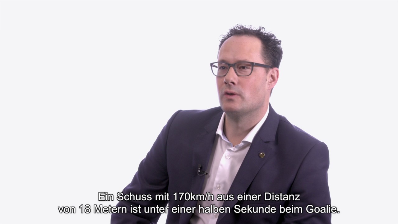 Ein HockeyGoalie braucht schnelle Reflexe. Zeit zum Überlegen bleibt