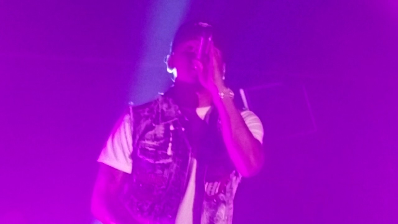 Simple  (En Vivo)- Ozuna Odisea Tour