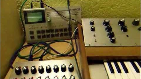 Playing a synth sequence with a standard PS/2 keyboard