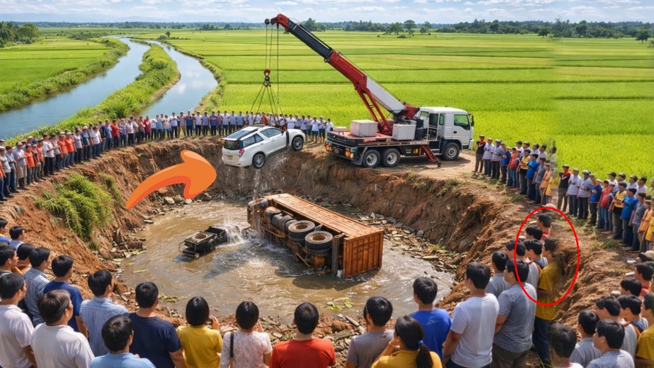 +Great new project!! Complete 100% clearing, pushing soil, garbage in water the houses by Bulldozer