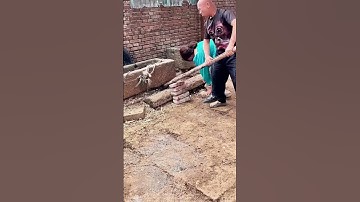 Traditional Strength Collaboration: How to Move a Big Stone Block with Bricks and a Wooden Stick?