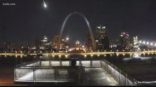 Videos appear to show meteor streaking through the sky over St. Louis area