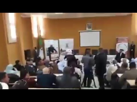 شخص صرخ على وزير السياحة في اليزي فحاولو طرده