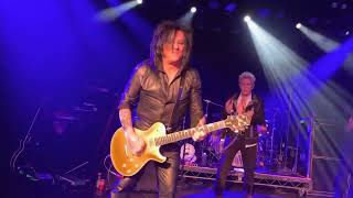 Video thumbnail of "Billy Idol Eyes without a face @ The Roxy Hollywood Ca."