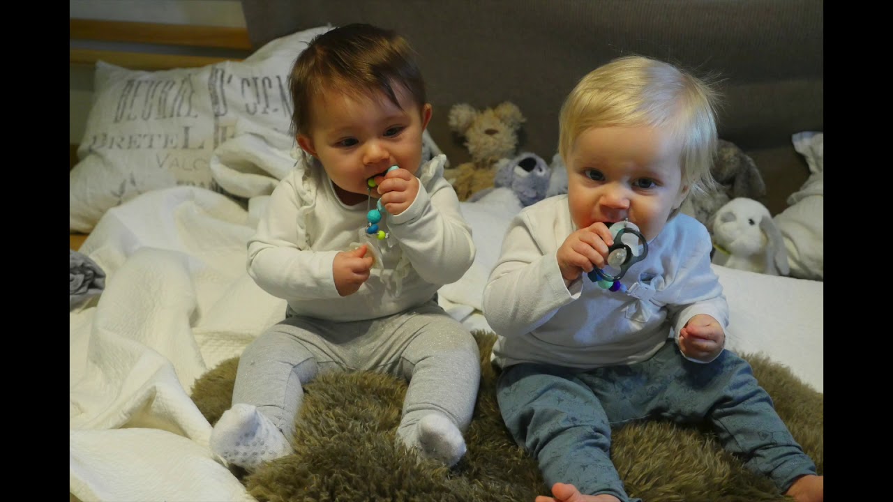 Potential clients testing teething pacifier clips from Rebebel