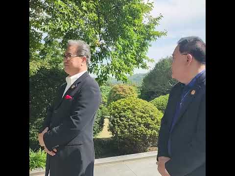 박정희 추모 <strong>모윤숙</strong> 쓴 비문을 본, 신동영 워싱턴 한인회장 &quot;어~&quot; 기절초풍