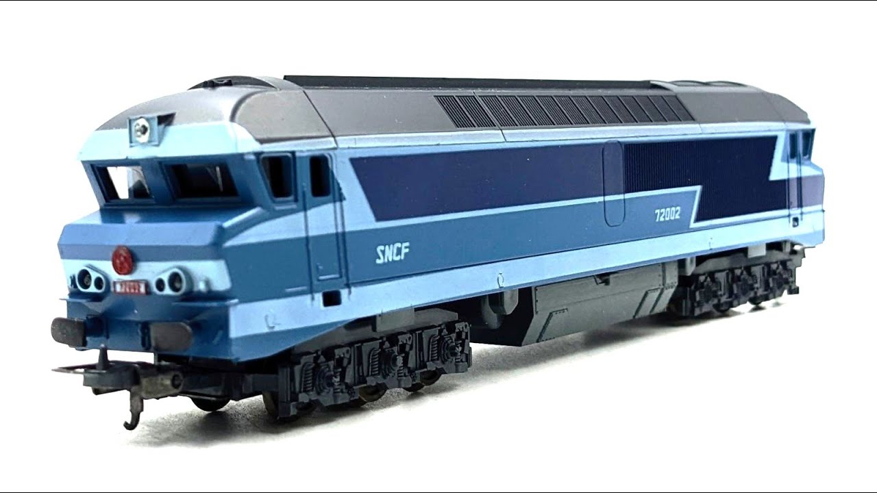 Lima SNCF CC 72002 Diesel Locomotive pulling Long Lima/Jouef SNCF