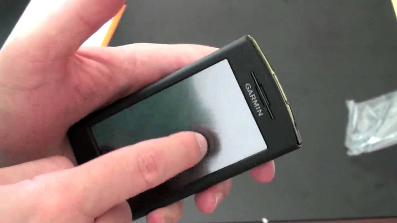 Unboxing the Garmin nüvifone G60