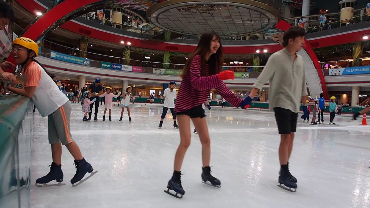 Lotte World Ice Rink (2017) - YouTube