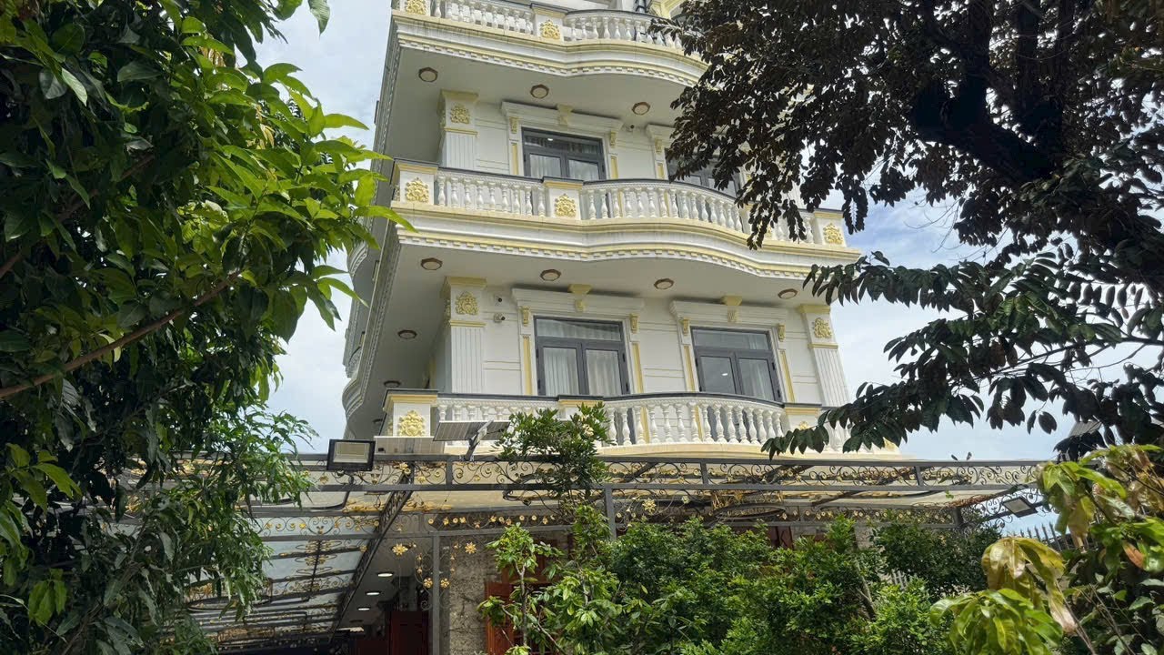 NGỘP NGÂN HÀNG CHỦ GỌI TUẤN NGUYỄN BÁN GẤP GIÁ RẺ CĂN BIỆT THỰ VƯỜN GẦN 1.000MV CỰC ĐẸP.!!