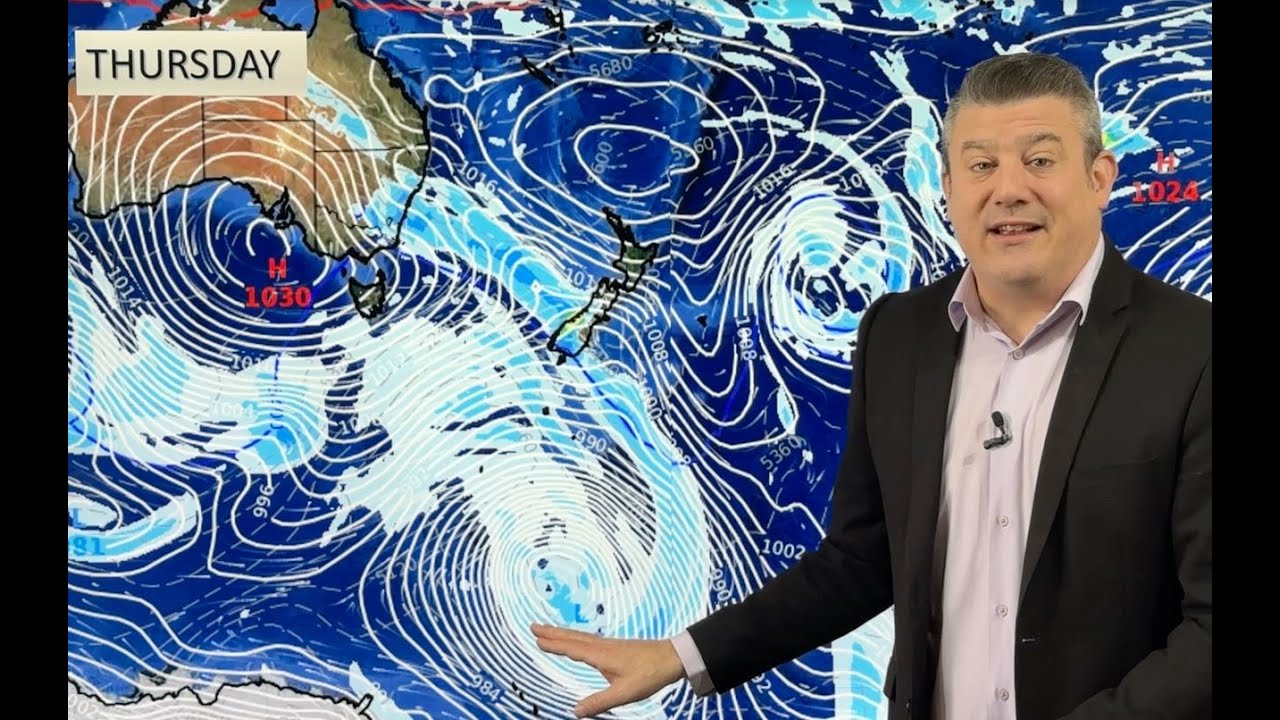 Cold front crosses NZ Thu/Fri - high pressure for start of school hols ...
