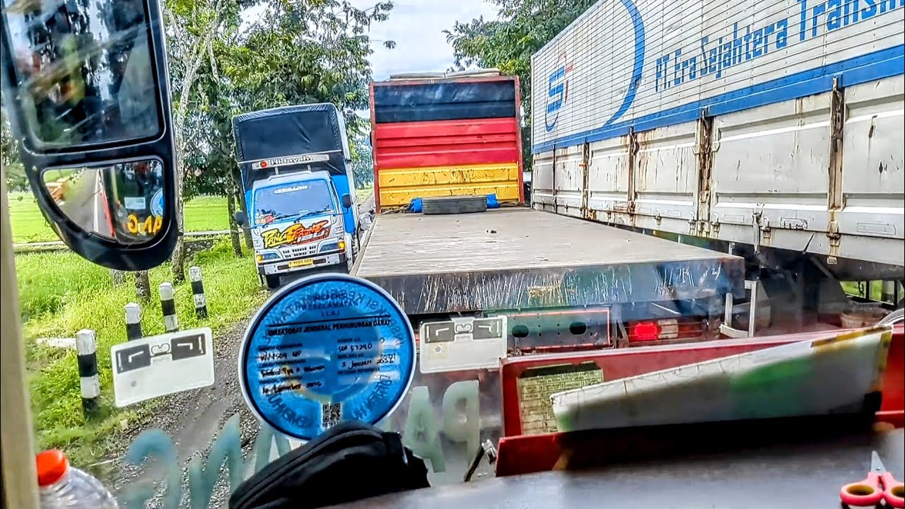MACET PROYEK PERBAIKAN JALAN, SUGENG RAHAYU 7504 TETAP TERTIB ANTRI TANPA NGEBLONG!