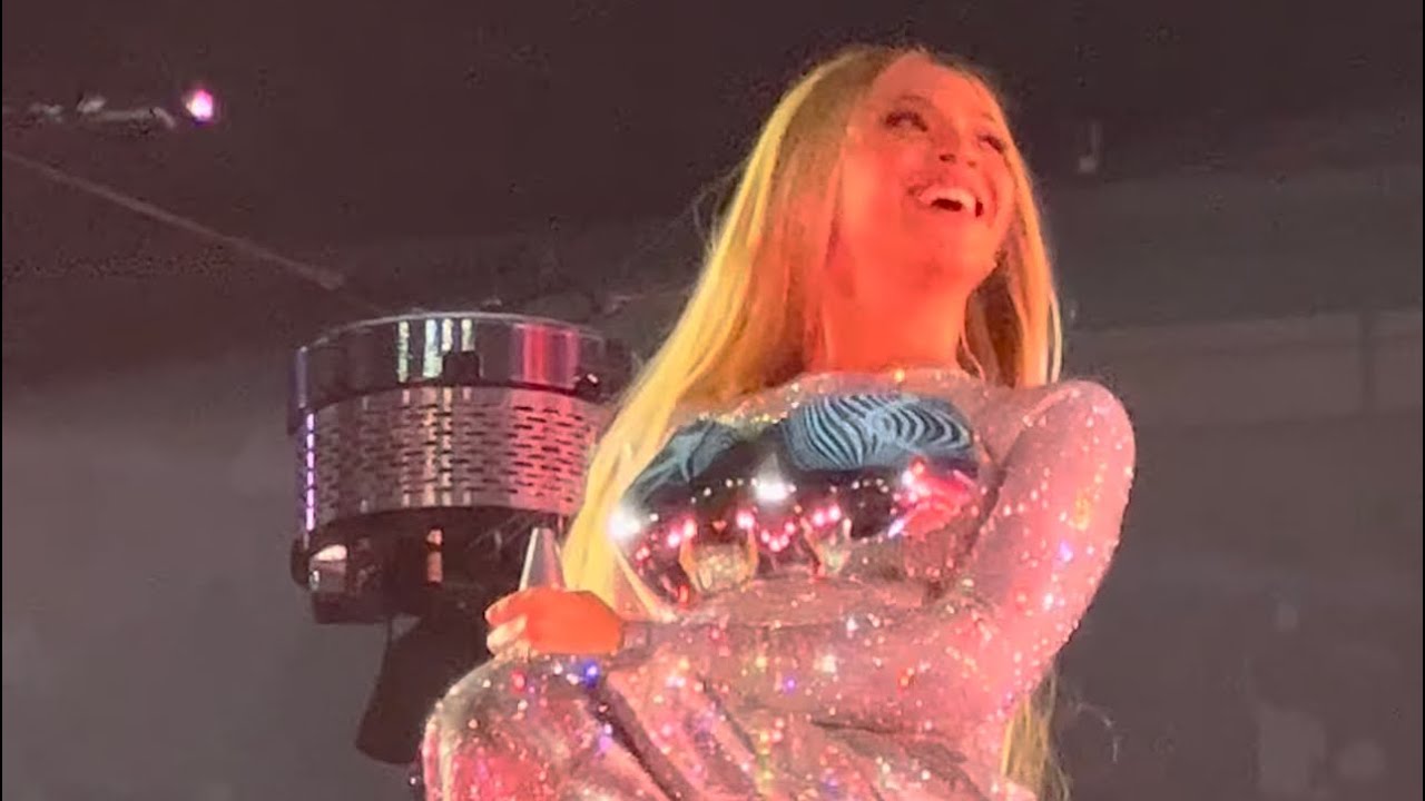 Savage / Partition Live Club Renaissance with best wig - Beyoncé ...