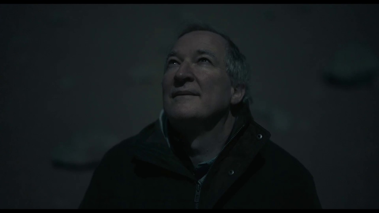 Al Sur Del Cielo Trailer Español