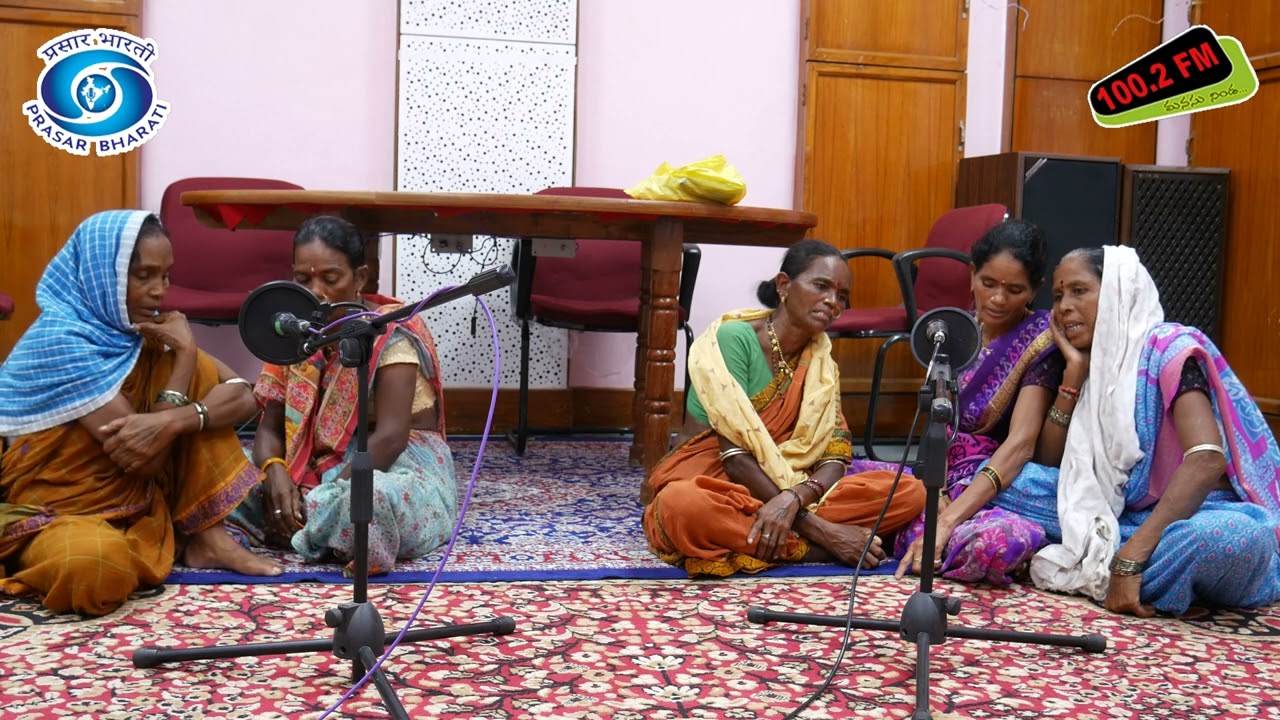 పిట్టబొంగరం గ్రామానికి చెందిన మెస్రం సక్కుబాయి బృందం చెప్పిన 