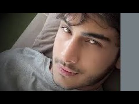 کلیپی از خواندن جوان ناکام پارسا رضادوست