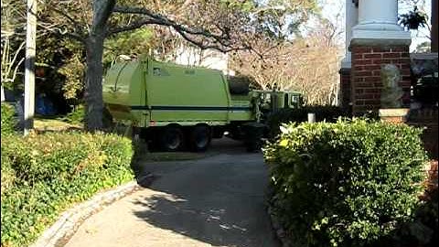 Norfolk, VA Dept. of Waste Management Garbage Truck (Part 1 of 3)