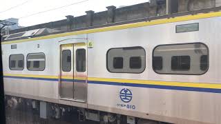 127次普悠瑪自強號新竹站開車(下一站:台中)(交會2184次區間車(EMU800))