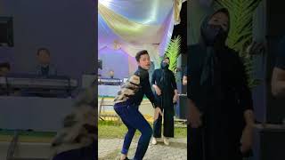 Seekor Ulatbulu Dengan Goyang Ugetugetnya