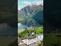 😍 Is there a more beautiful place in Norway than the idyllic village of Geiranger? 🤔 #norway #travel