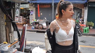 Hardworking Puy Roti Lady Selling Delicious Banana Pancake in Bangkok Thailand - Thai Street Food 
