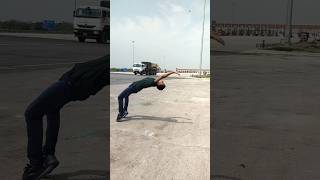 Indian back flip in hiway #tranding #viral #stunt #ytshorts #foryou