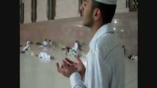 Milad Raza Qadri Reciting Naat Outside Masjid Nabvi Sharif