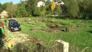 Gemeinschaftsgarten Allhartsberg Erdäpfel Ernte im Zeitraffer by DCHRIS TSU 116 views 10 years ago 4 minutes, 34 seconds