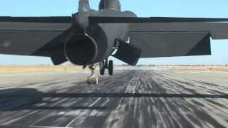 U-2 spy plane landing at Beale AFB U2 raw video