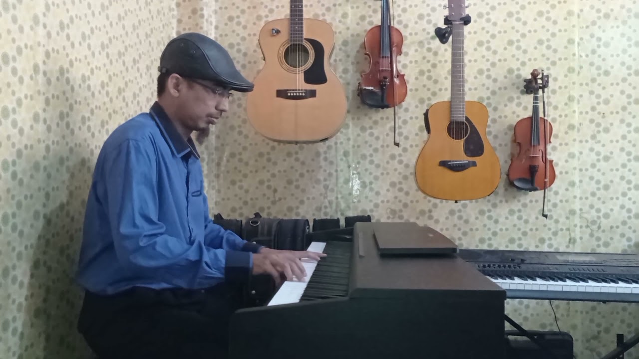 Bagimu Negeri - Kusbini (Do= F mayor) Live piano karaoke + lirik version