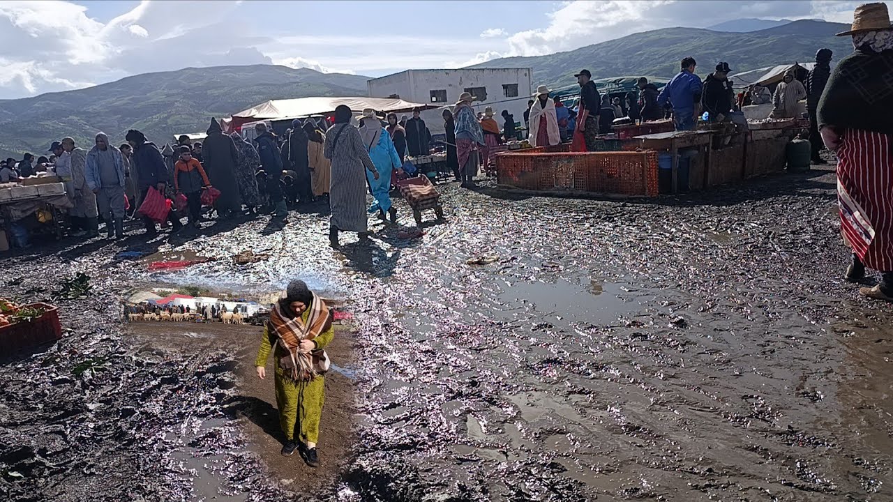 سوق الأسبوعي بودلو يغرق فيضانات شاهد تأثير الشتاء القوي في  القرى المغربية ياربي سلامة 