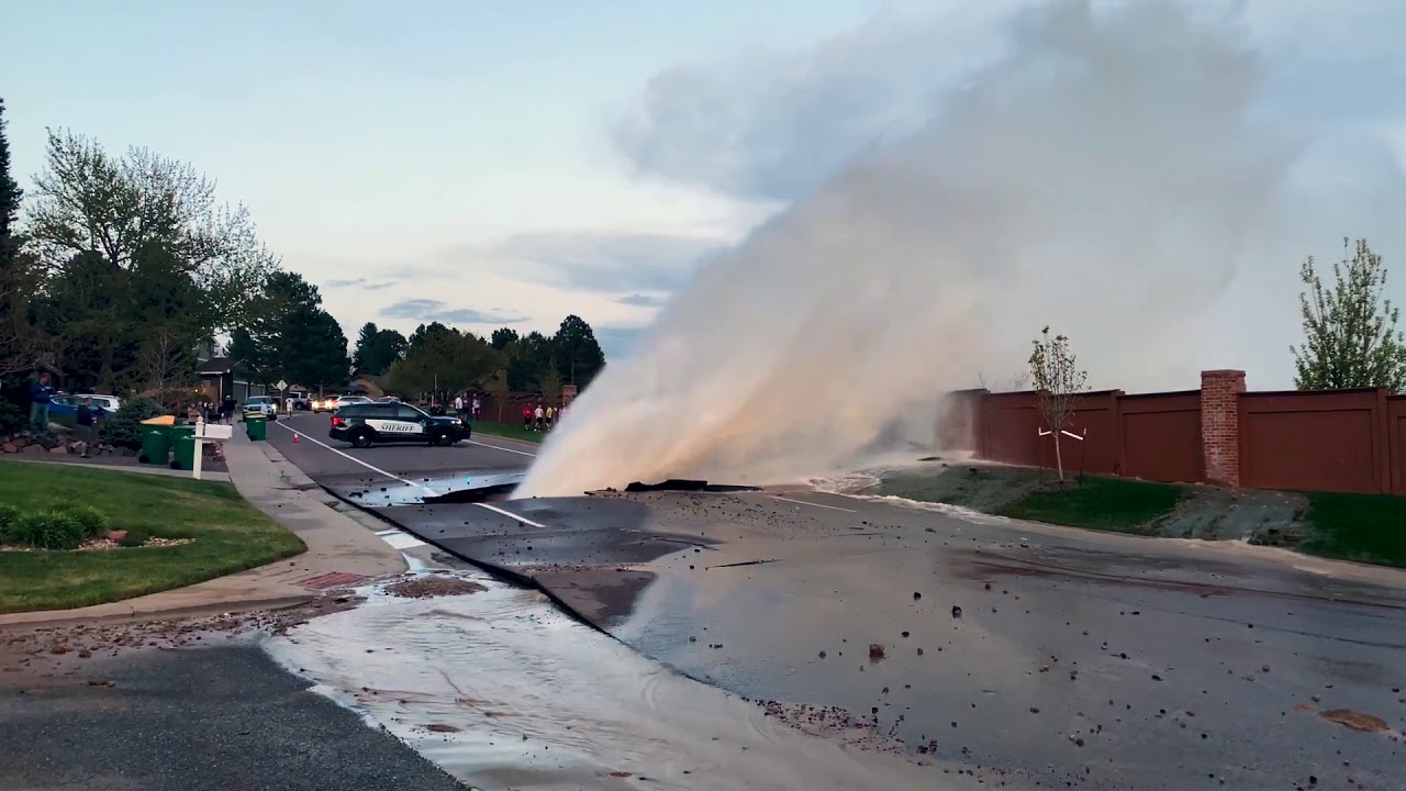 Large water main break in Centennial, Colorado - YouTube