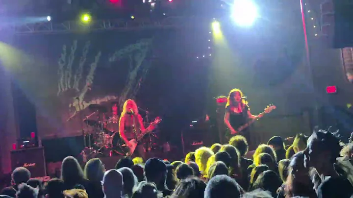 L7 "  #Shitlist " #portland #8/21/25 #punk #grunge #2025  #girlband #musicvideo #live @set1instone 