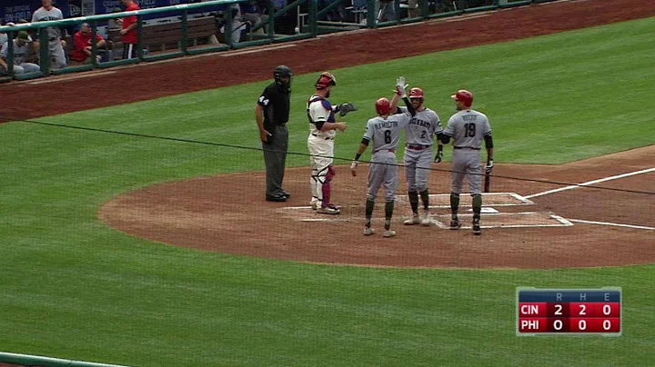 CIN@PHI: Cozart launches a two-run homer in the 1st