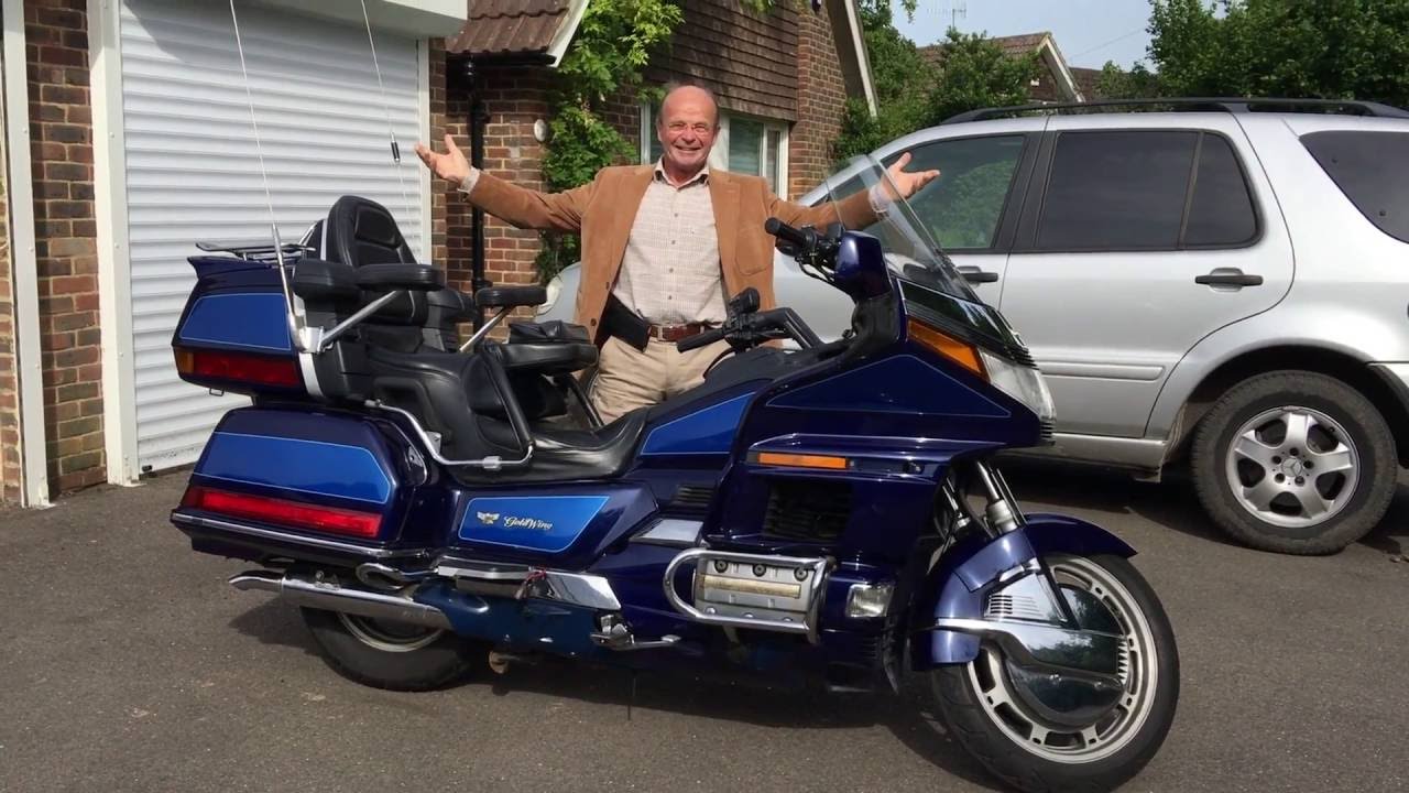 GOLD WING LIFT - YouTube