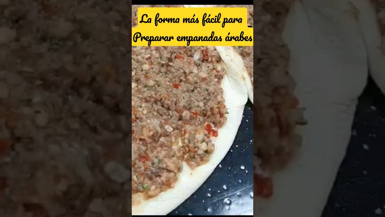 Empanadas árabes con el condimentos tradicional